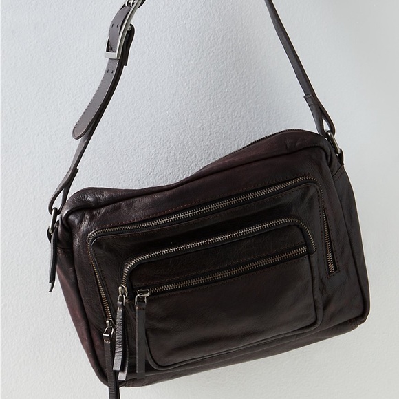 Free People Handbags - ❄️SALE!❄️✨NEW!✨Free People Baron Box Sling Bag